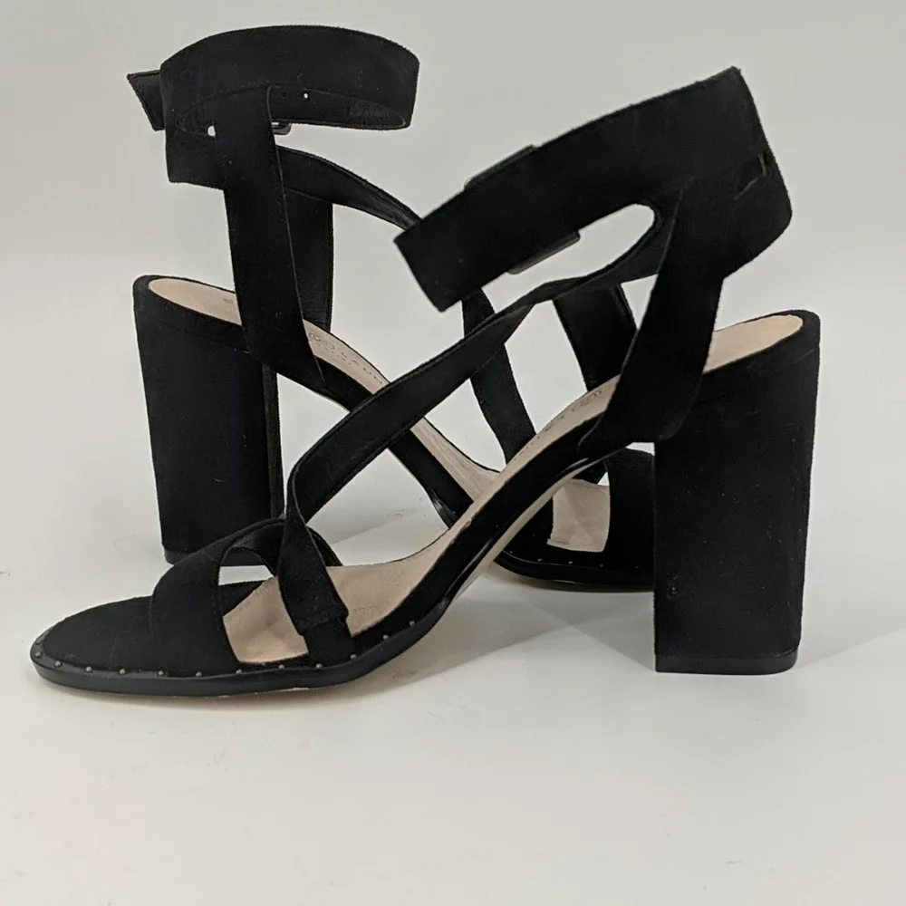 NWT CHINESE LAUNDRY Faux Suede Ankle Strap Heels